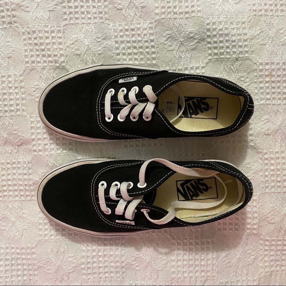black authentic classic old skool vans
